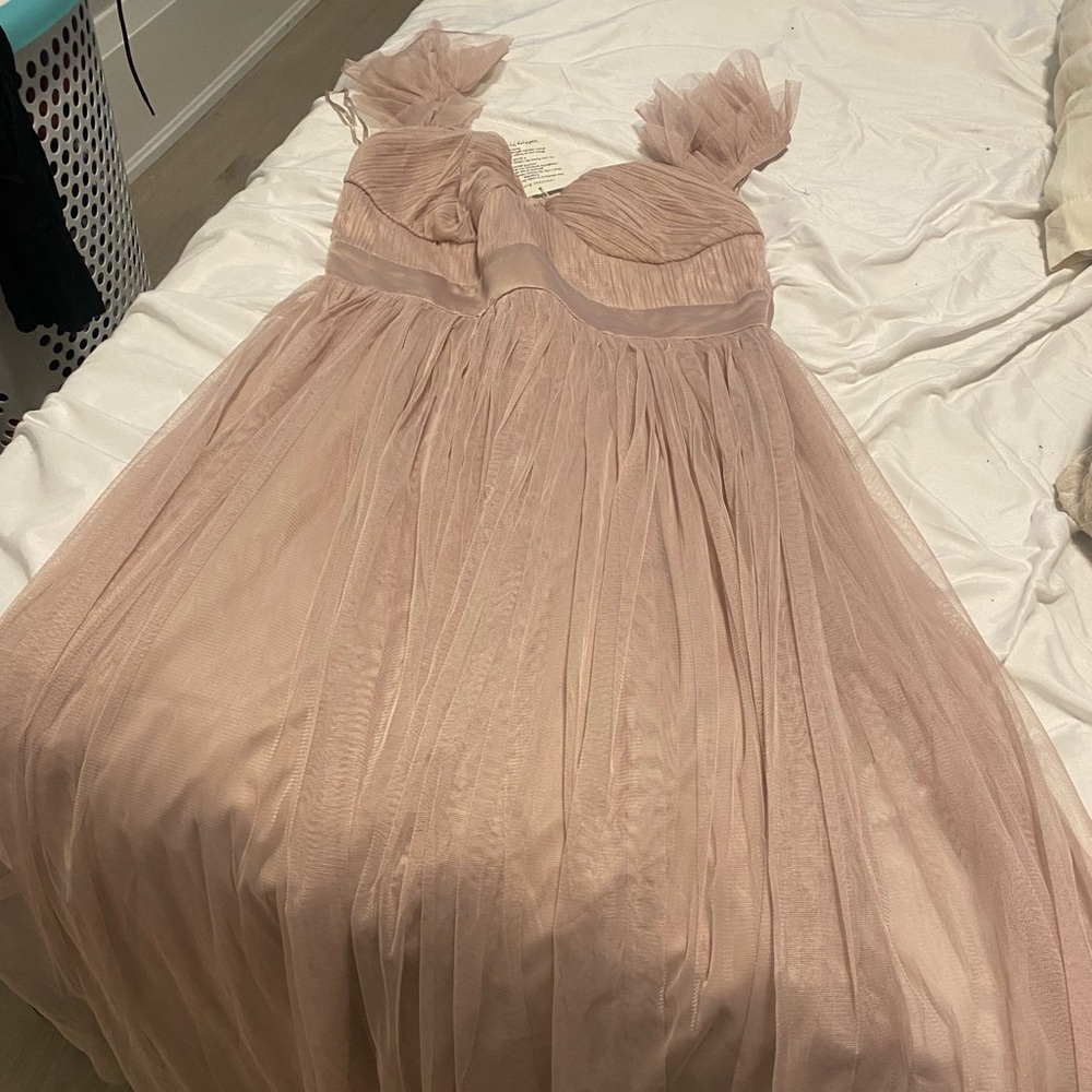Elegant Light Pink Evening Gown
